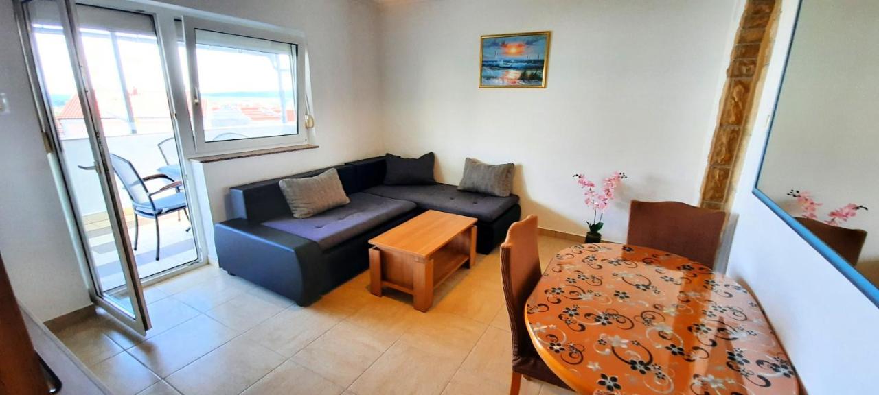 Apartment Miroslav Krk Town Exterior foto